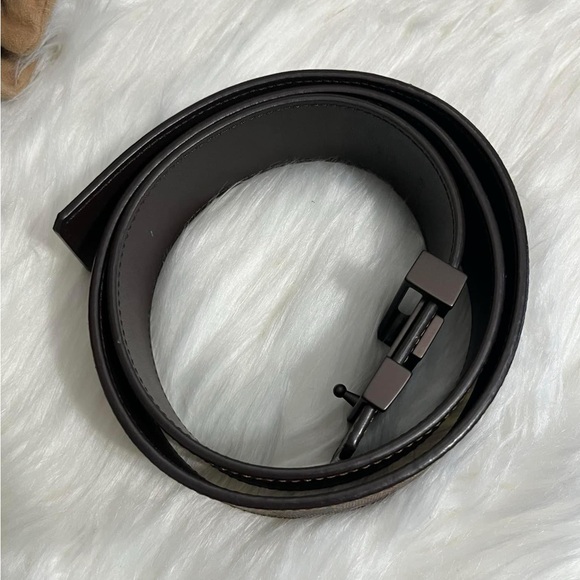 LV Matte Initial Belt in Damier Ebene
UNISEX belt ❤️❤️❤️ - Picture 8 of 11